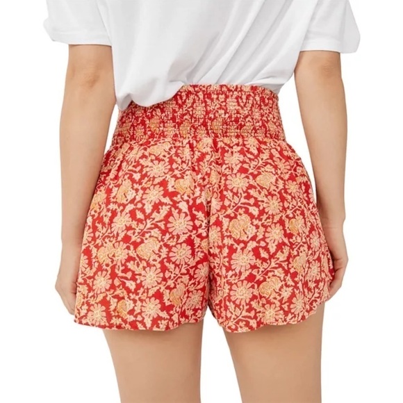 NWT FREE PEOPLE Red Retro Floral Smocked High Waist Billowy Cotton Shorts Sz XS - Picture 6 of 10